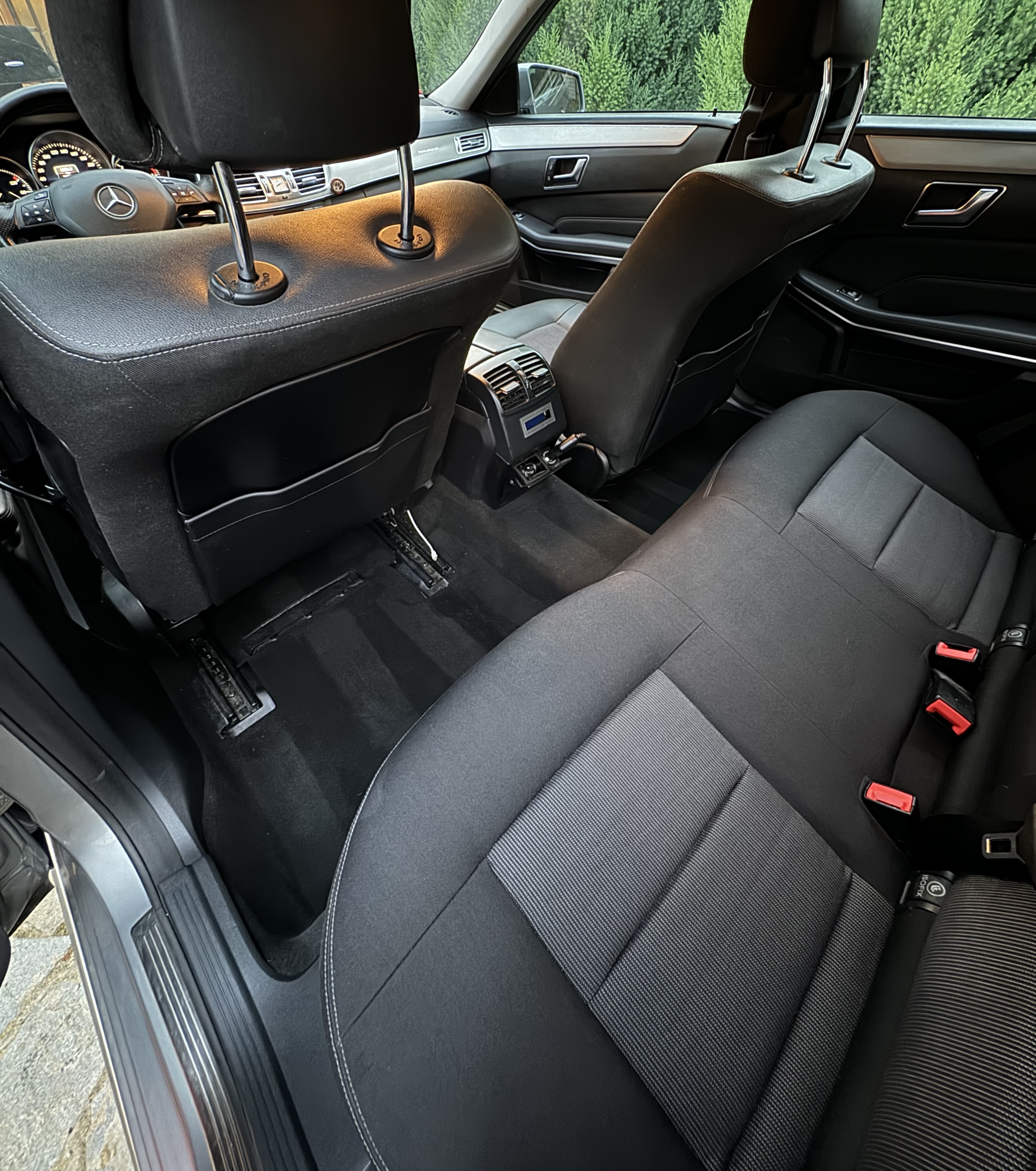 Interior Mercedes după curățare