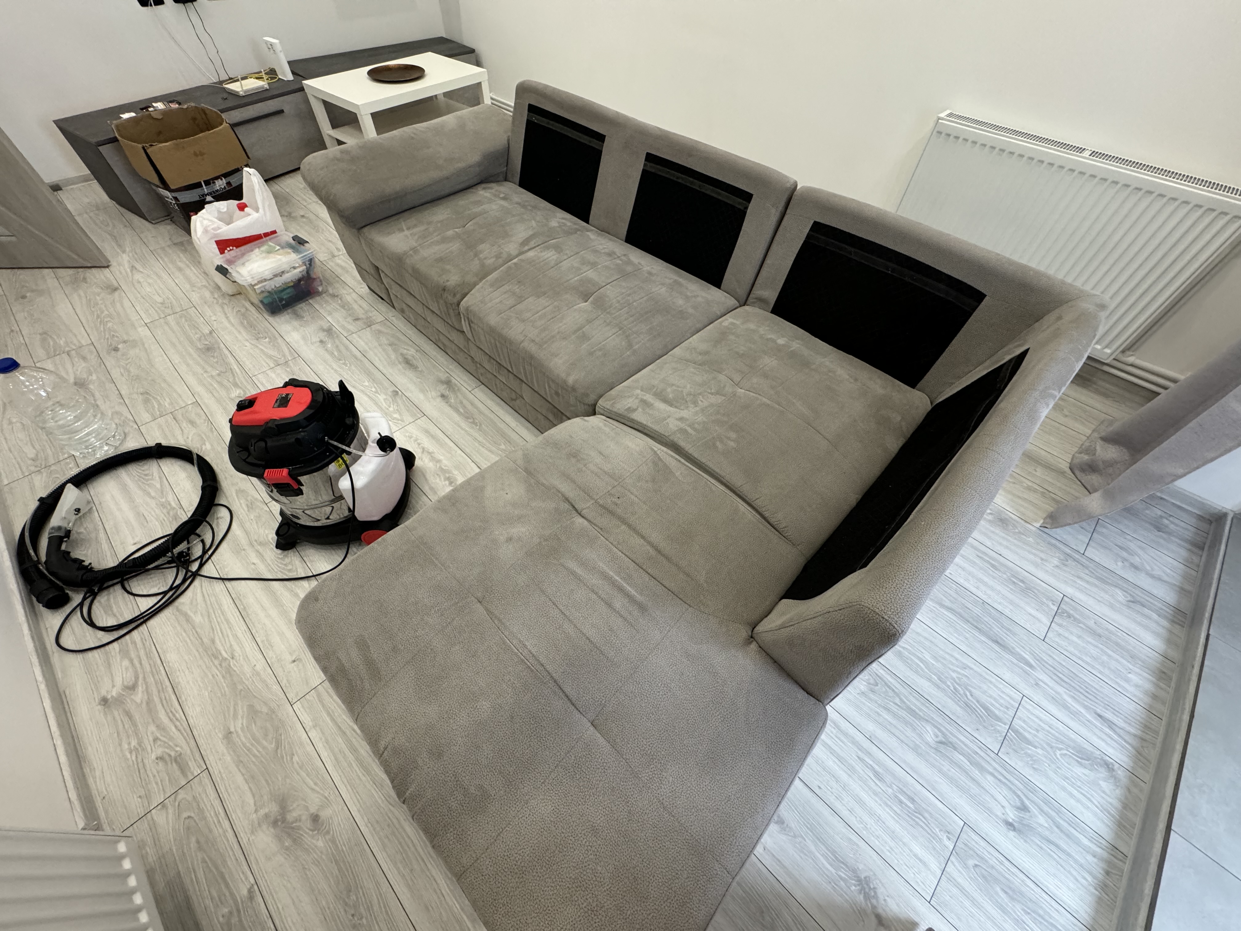 Colțar gri înainte de curățare