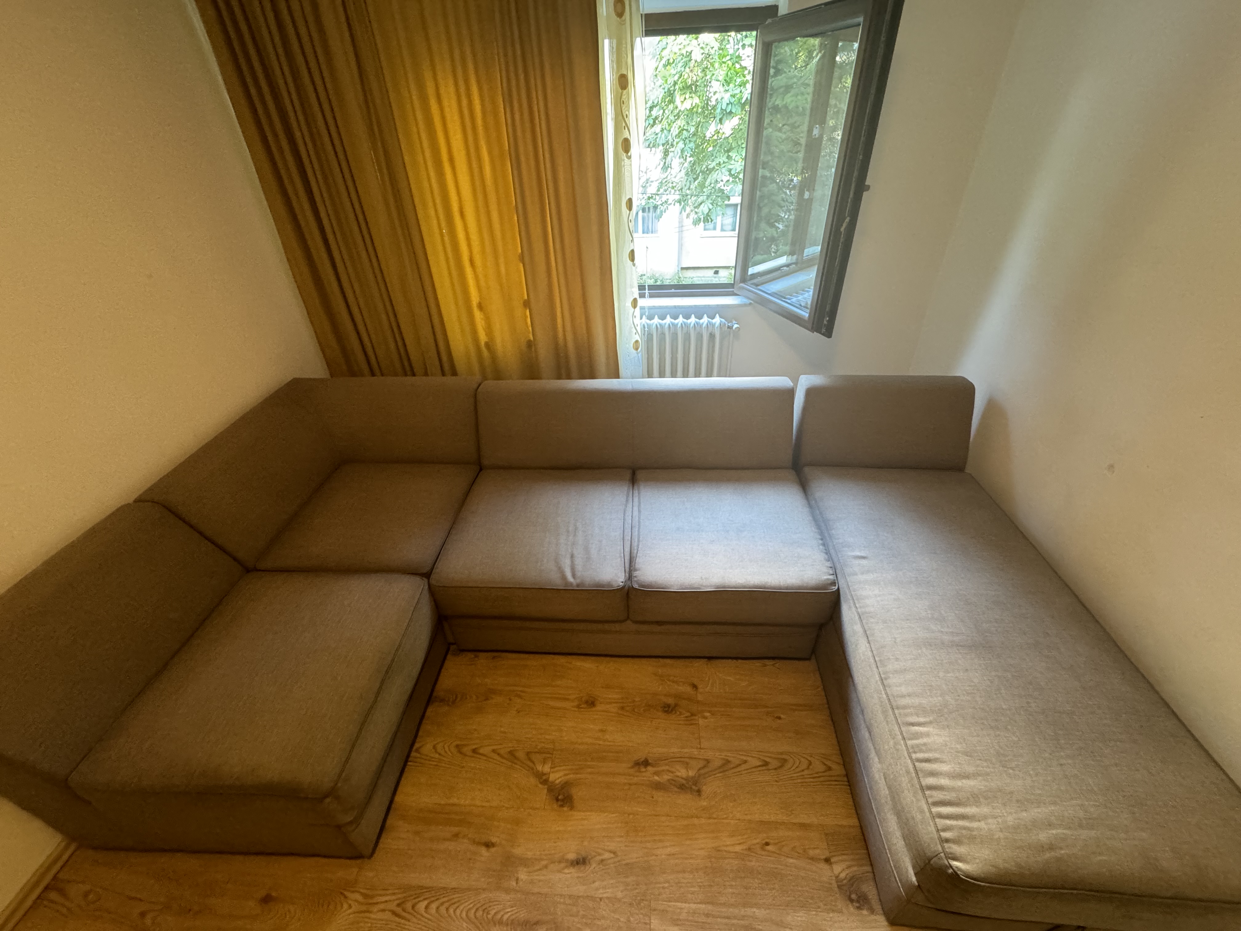 Colțar maro după curățare