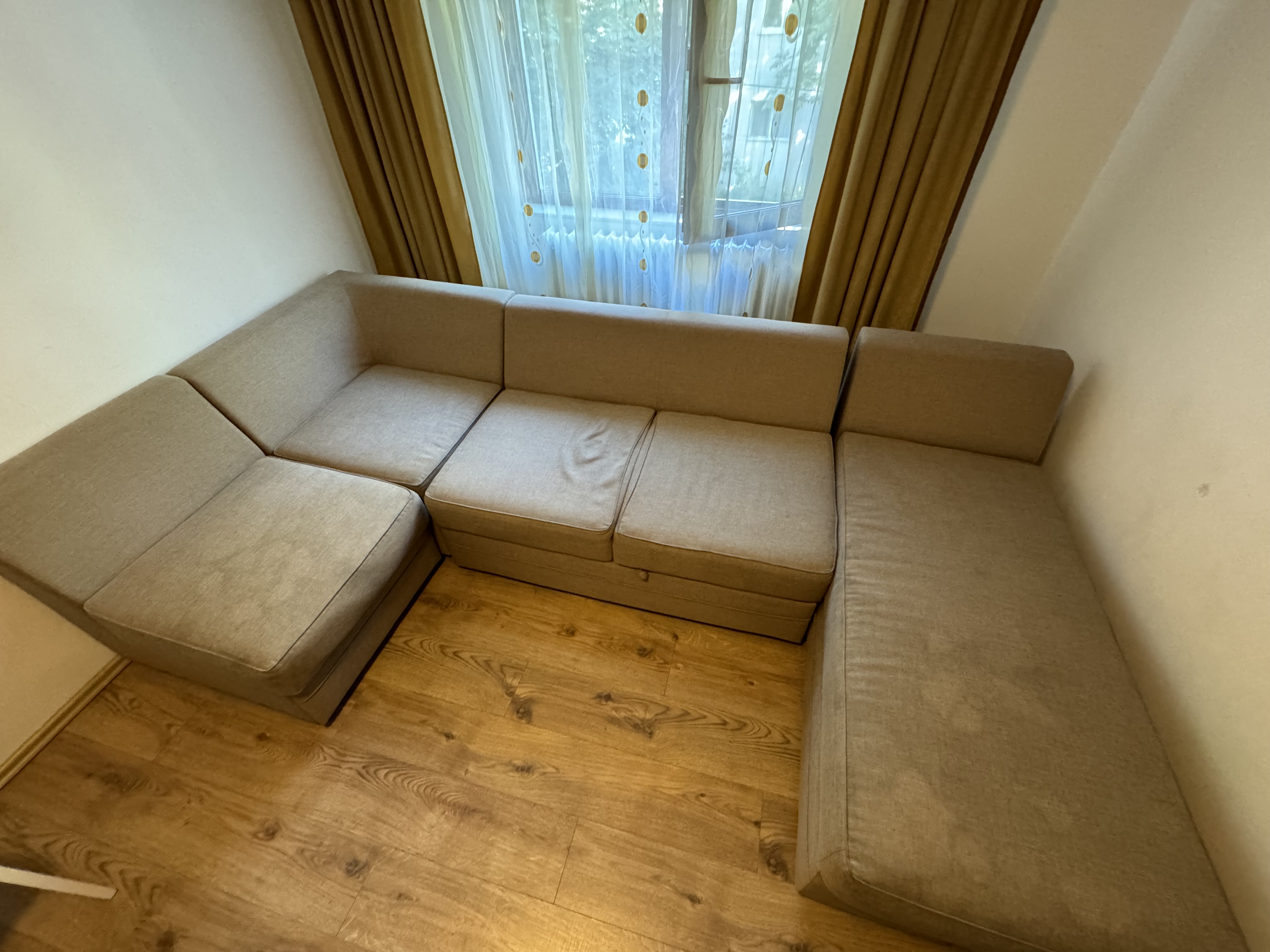 Colțar maro înainte de curățare