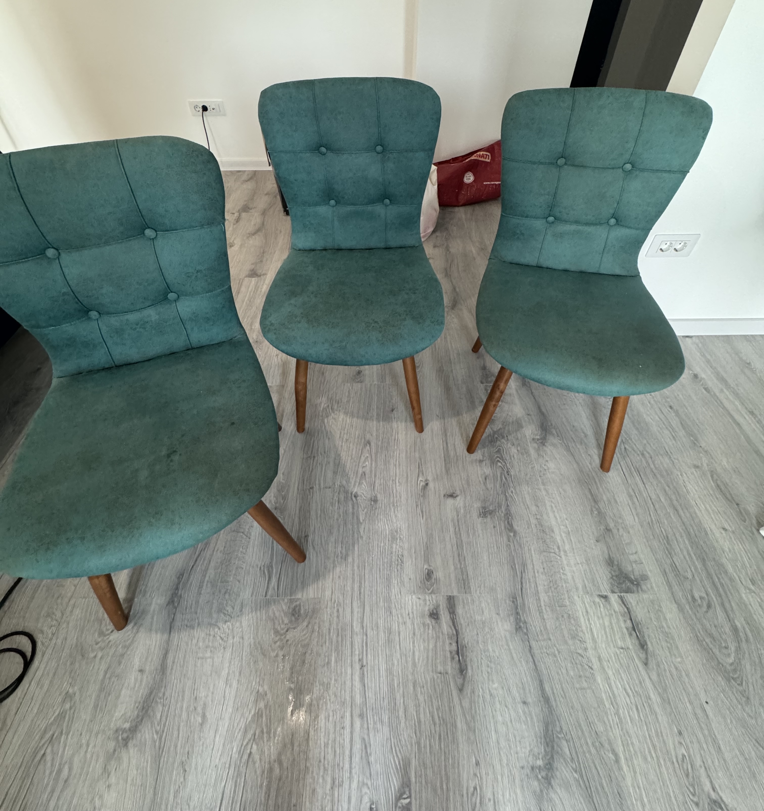 Înainte curățare scaune