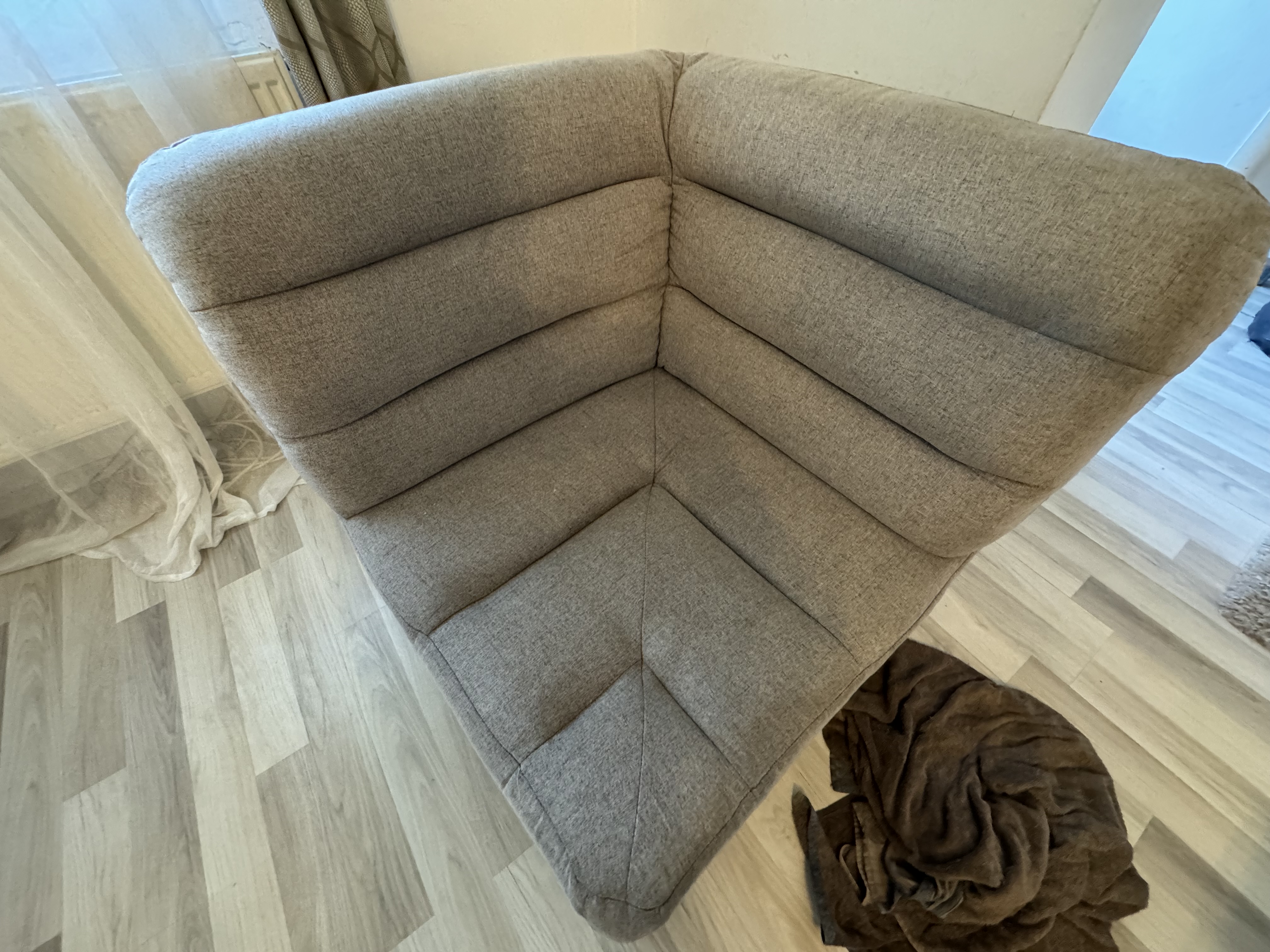 Piesă colțar gri după curățare